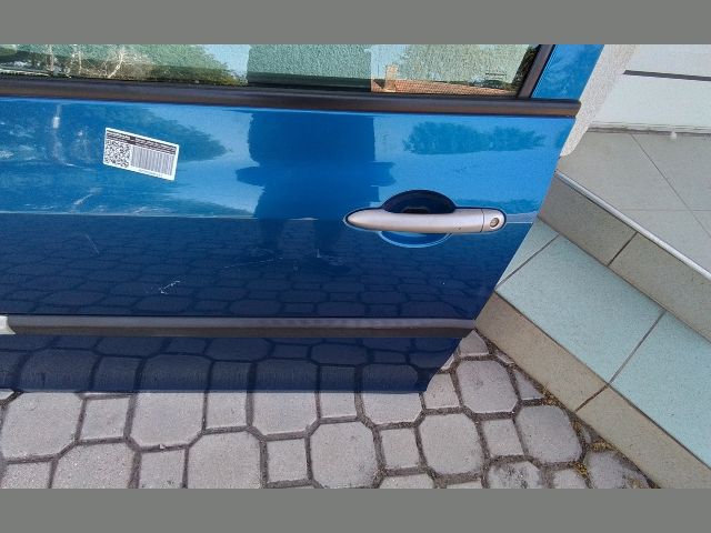 bontott RENAULT CLIO III Bal első Ajtó (Részeivel)