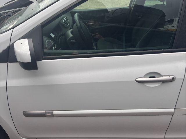 bontott RENAULT CLIO III Bal első Ajtó (Részeivel)