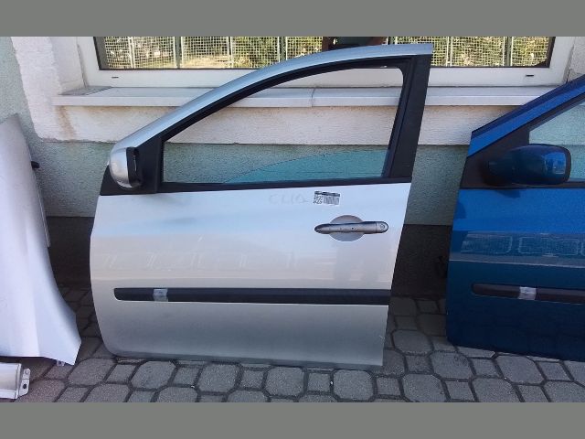 bontott RENAULT CLIO III Bal első Ajtó (Részeivel)