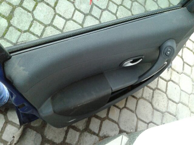 bontott RENAULT CLIO III Bal első Ajtózár