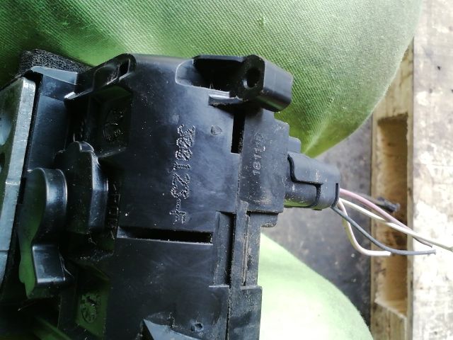 bontott RENAULT CLIO III Bal első Ajtózár