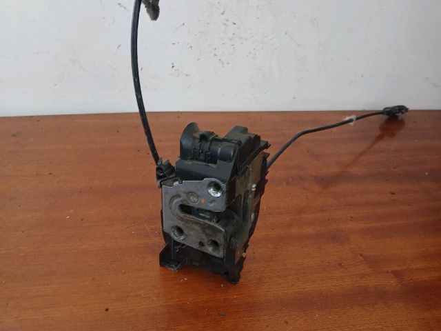 bontott RENAULT CLIO III Bal első Ajtózár