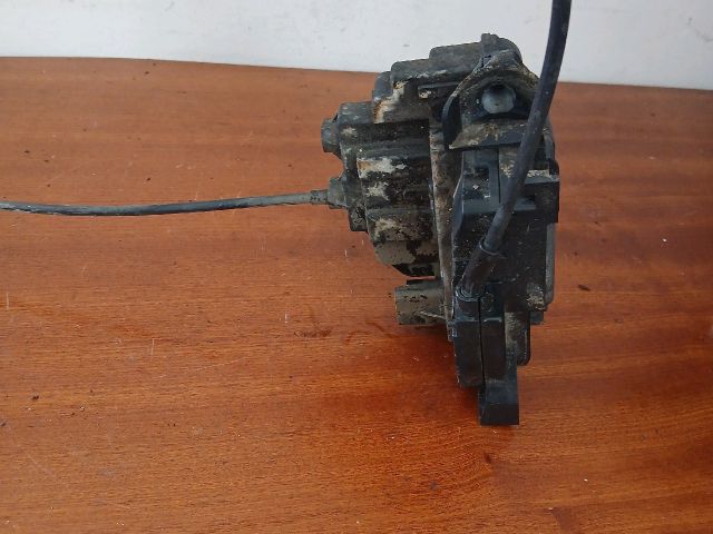 bontott RENAULT CLIO III Bal első Ajtózár