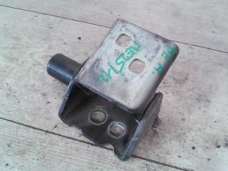 bontott RENAULT CLIO III Bal első Alsó Zsanér