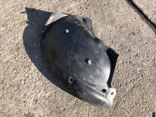 bontott RENAULT CLIO III Bal első Első Dobbetét (Kerékjárati, Műanyag)