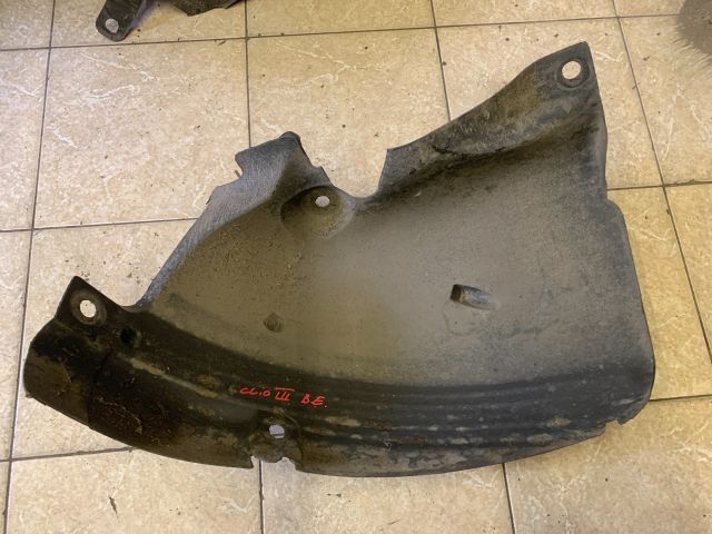 bontott RENAULT CLIO III Bal első Első Dobbetét (Kerékjárati, Műanyag)