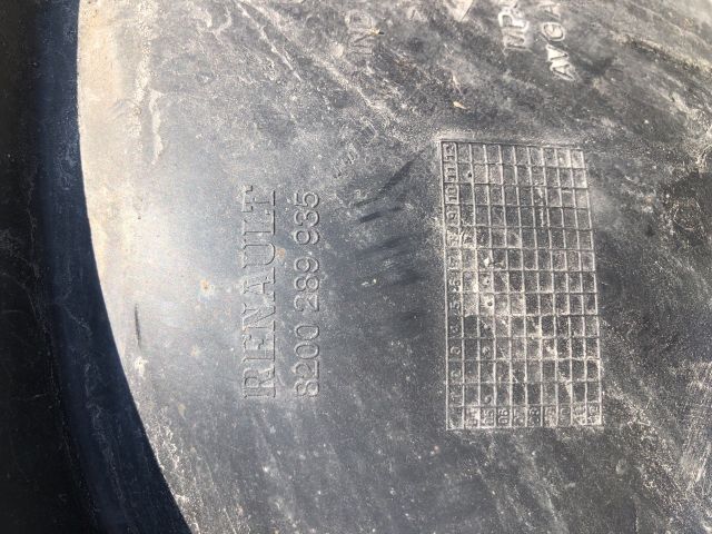 bontott RENAULT CLIO III Bal első Első Dobbetét (Kerékjárati, Műanyag)