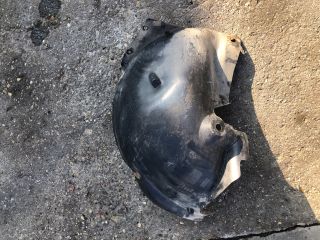 bontott RENAULT CLIO III Bal első Első Dobbetét (Kerékjárati, Műanyag)