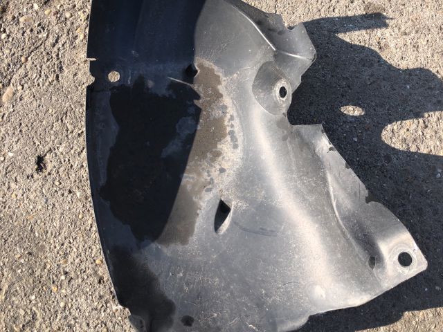 bontott RENAULT CLIO III Bal első Első Dobbetét (Kerékjárati, Műanyag)