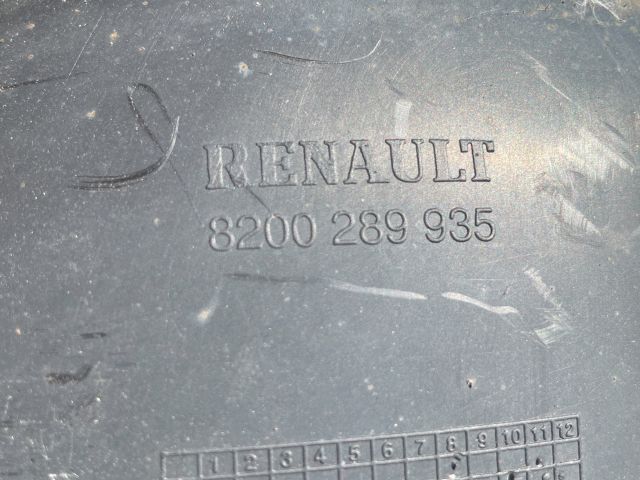 bontott RENAULT CLIO III Bal első Első Dobbetét (Kerékjárati, Műanyag)