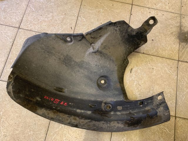 bontott RENAULT CLIO III Bal első Hátsó Dobbetét (Kerékjárati, Műanyag)