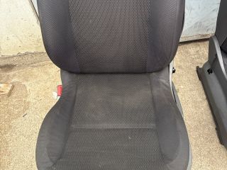 bontott RENAULT CLIO III Bal első Ülés