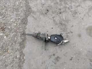 bontott RENAULT CLIO III Bal első Zárbetét