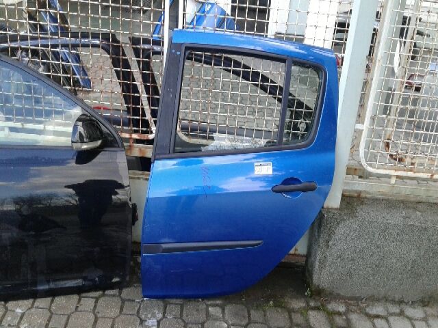 bontott RENAULT CLIO III Bal hátsó Ajtó (Részeivel)