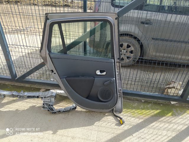 bontott RENAULT CLIO III Bal hátsó Ajtó (Részeivel)