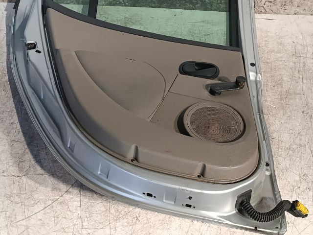 bontott RENAULT CLIO III Bal hátsó Ajtó (Részeivel)