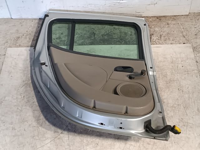 bontott RENAULT CLIO III Bal hátsó Ajtó (Részeivel)