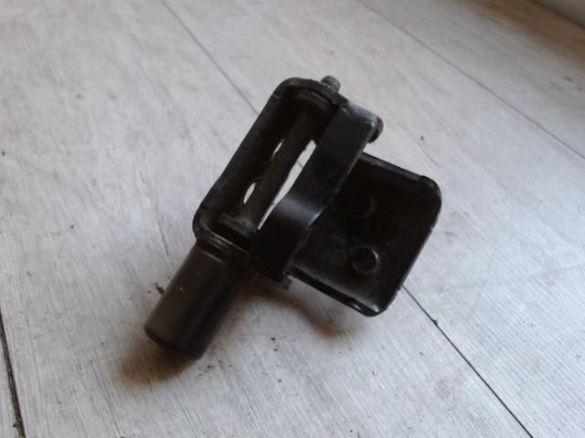 bontott RENAULT CLIO III Bal hátsó Alsó Zsanér