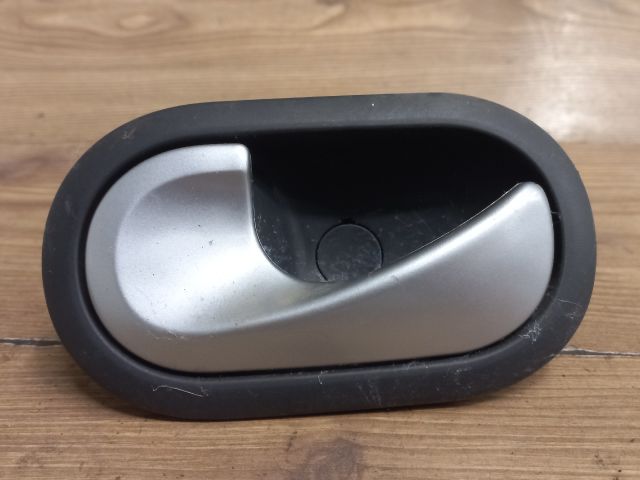 bontott RENAULT CLIO III Bal hátsó Belső Kilincs