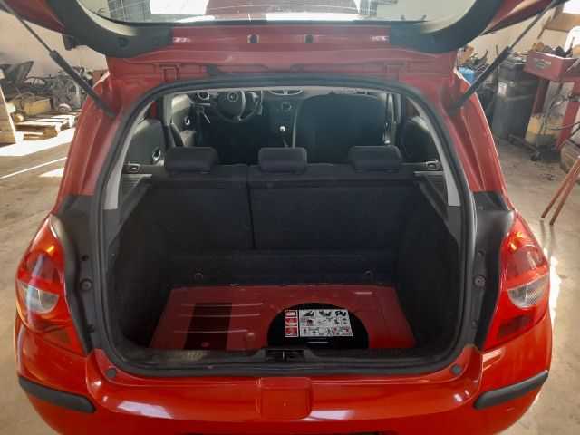 bontott RENAULT CLIO III Bal hátsó Biztonsági Öv