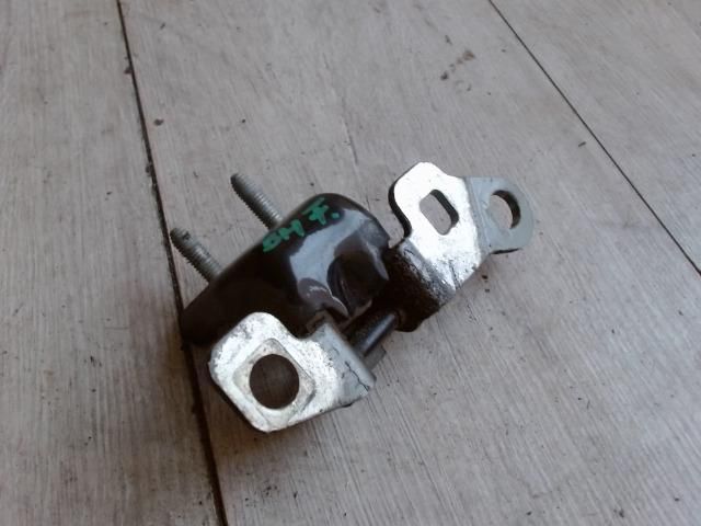 bontott RENAULT CLIO III Bal hátsó Felső Zsanér