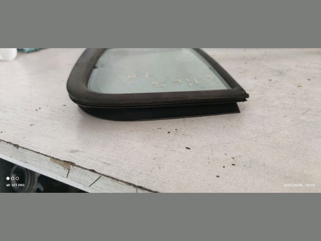 bontott RENAULT CLIO III Bal hátsó Fixüveg (Ajtóban)