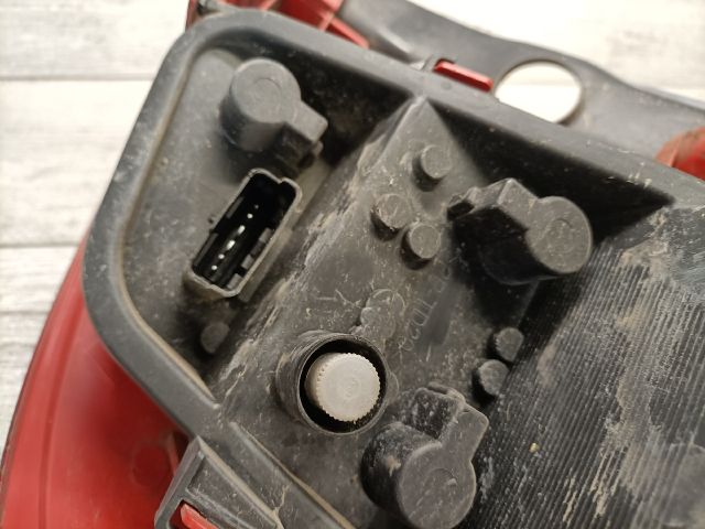 bontott RENAULT CLIO III Bal Hátsó Lámpa