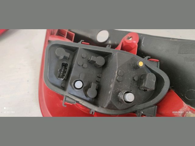 bontott RENAULT CLIO III Bal Hátsó Lámpa