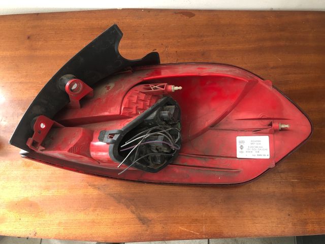 bontott RENAULT CLIO III Bal Hátsó Lámpa