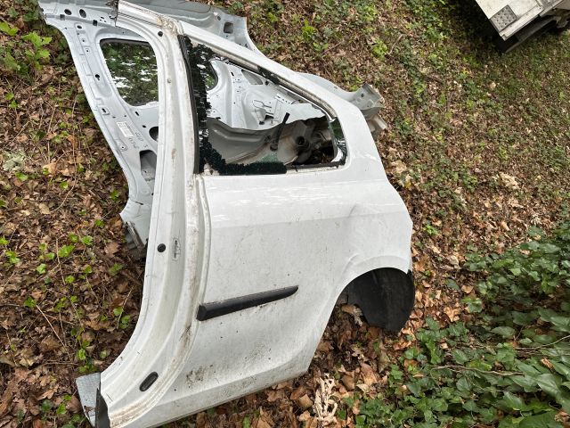 bontott RENAULT CLIO III Bal hátsó Negyed Karosszéria Csomag