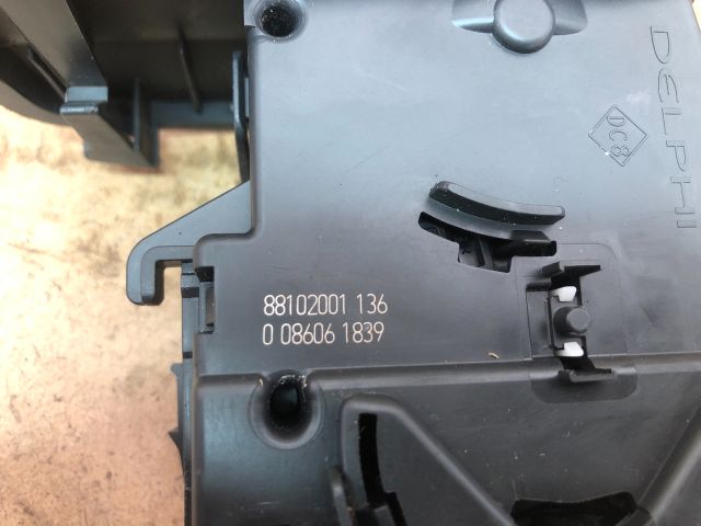 bontott RENAULT CLIO III Bal Kormánykapcsoló Irányjelző