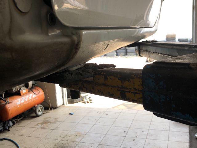 bontott RENAULT CLIO III Bal Küszöb