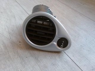 bontott RENAULT CLIO III Bal Szellőző