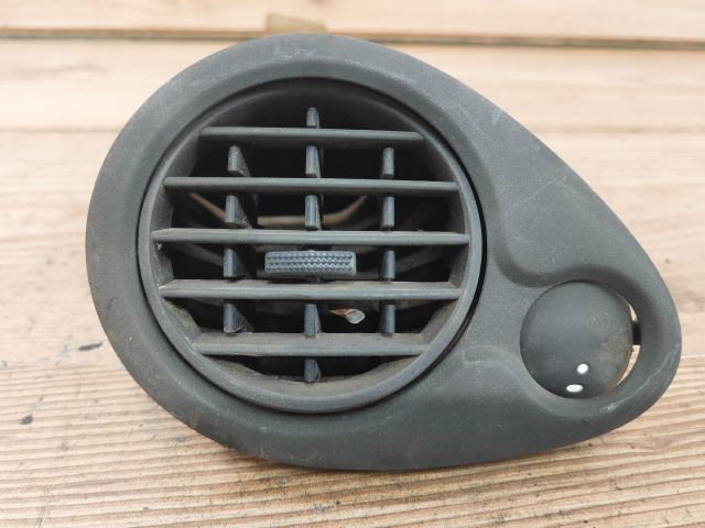 bontott RENAULT CLIO III Bal Szellőző