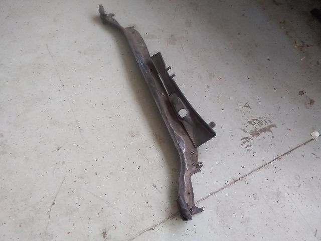 bontott RENAULT CLIO III Bal Szélvédő Alatti Vízelvezető Műanyag