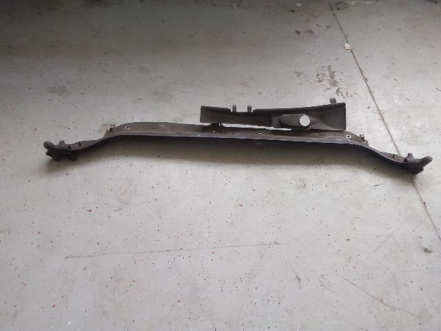 bontott RENAULT CLIO III Bal Szélvédő Alatti Vízelvezető Műanyag