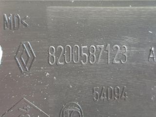 bontott RENAULT CLIO III Biztosítéktábla Doboz