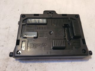 bontott RENAULT CLIO III Biztosítéktábla Utastér