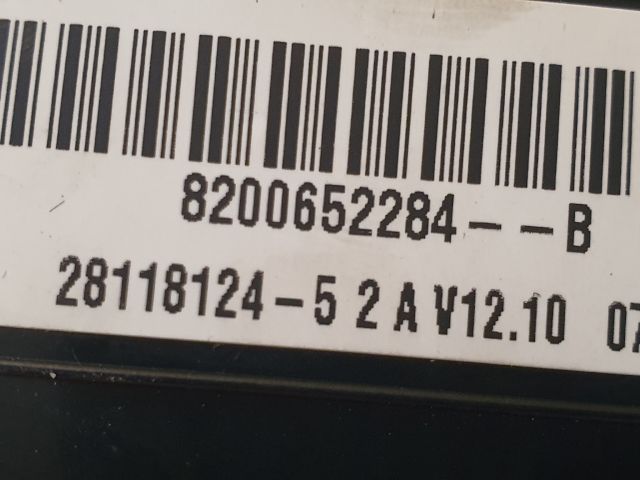 bontott RENAULT CLIO III Biztosítéktábla Utastér