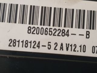 bontott RENAULT CLIO III Biztosítéktábla Utastér