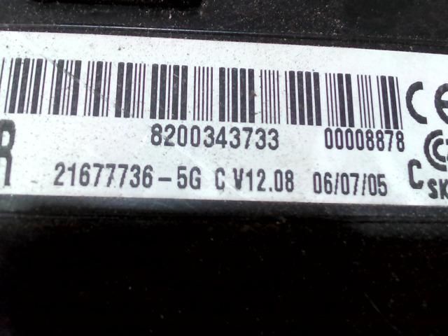 bontott RENAULT CLIO III Biztosítéktábla Utastér