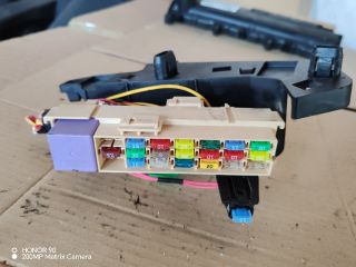 bontott RENAULT CLIO III Biztosítéktábla Utastér