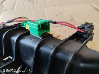 bontott RENAULT CLIO III Biztosítéktábla Utastér