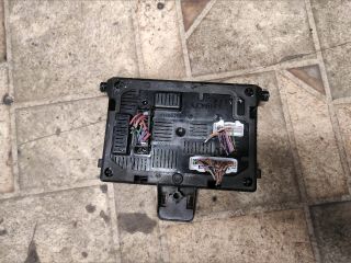 bontott RENAULT CLIO III Biztosítéktábla Utastér