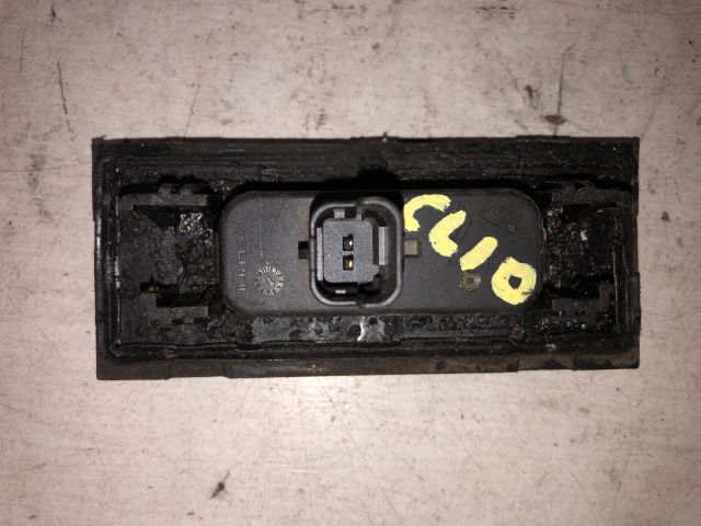 bontott RENAULT CLIO III Csomagtér Nyitó Kar / Gomb