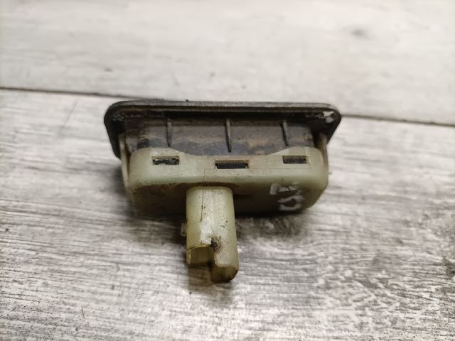 bontott RENAULT CLIO III Csomagtér Nyitó Kar / Gomb