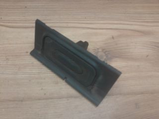 bontott RENAULT CLIO III Csomagtér Nyitó Kar / Gomb