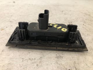 bontott RENAULT CLIO III Csomagtér Nyitó Kar / Gomb