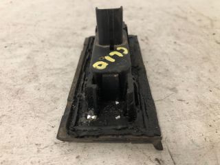 bontott RENAULT CLIO III Csomagtér Nyitó Kar / Gomb