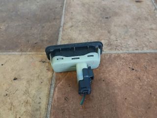 bontott RENAULT CLIO III Csomagtérajtó Kapcsoló